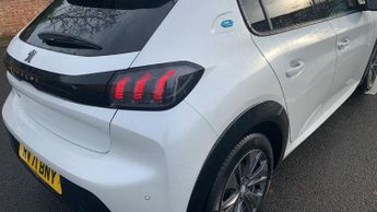 Peugeot 208 50kWh Allure Premium Hatchback 5dr Electric Auto (136 ps)