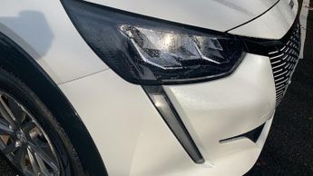Peugeot 208 50kWh Allure Premium Hatchback 5dr Electric Auto (136 ps)