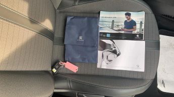 Peugeot 208 50kWh Allure Premium Hatchback 5dr Electric Auto (136 ps)