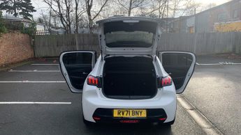 Peugeot 208 50kWh Allure Premium Hatchback 5dr Electric Auto (136 ps)