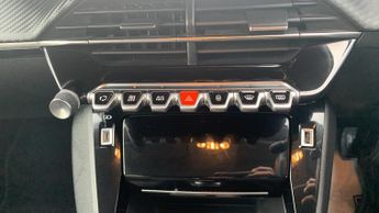 Peugeot 208 50kWh Allure Premium Hatchback 5dr Electric Auto (136 ps)