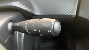 Peugeot 2008 50kWh Allure SUV 5dr Electric Auto (136 ps)