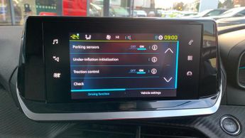 Peugeot 2008 50kWh Allure SUV 5dr Electric Auto (136 ps)