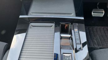 Vauxhall Astra Electric 54kWh Ultimate Hatchback 5dr Electric Auto (156 ps)