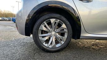 Peugeot 208 50kWh Allure Hatchback 5dr Electric Auto (136 ps)
