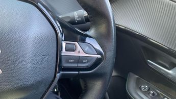 Peugeot 208 50kWh Allure Hatchback 5dr Electric Auto (136 ps)