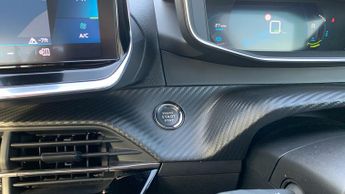 Peugeot 208 50kWh Allure Hatchback 5dr Electric Auto (136 ps)