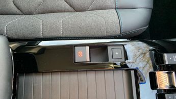 Citroen C4 50kWh Shine Hatchback 5dr Electric Auto (136 ps)