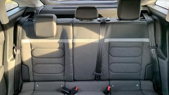 Citroen C4 50kWh Shine Hatchback 5dr Electric Auto (136 ps)