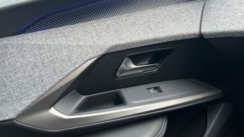 Peugeot 3008 73kWh GT SUV 5dr Electric Auto (210 ps)