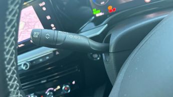 Vauxhall Mokka Electric 50kWh Elite Premium SUV 5dr Electric Auto (136 ps)