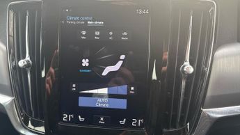 Volvo V90 2.0 T4 GPF Momentum Estate 5dr Petrol Auto Euro 6 (s/s) (190 ps)