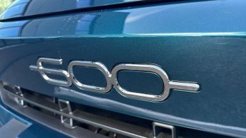 Fiat 600 1.2 MHEV La Prima SUV 5dr Petrol Hybrid e-DCT Euro 6 (s/s) (136 