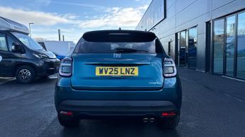Fiat 600 1.2 MHEV La Prima SUV 5dr Petrol Hybrid e-DCT Euro 6 (s/s) (136 