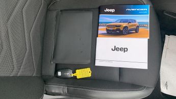 Jeep Avenger 54kWh Summit SUV 5dr Electric Auto (156 ps)