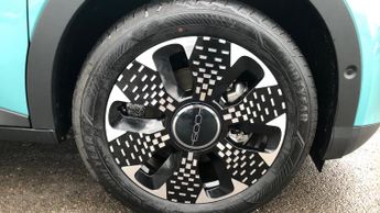 Fiat 600 1.2 MHEV La Prima SUV 5dr Petrol Hybrid e-DCT Euro 6 (s/s) (100 