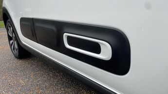 Citroen C3 1.2 PureTech PLUS Hatchback 5dr Petrol EAT6 Euro 6 (s/s) (110 ps