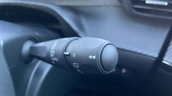 Peugeot 2008 50kWh Allure Premium SUV 5dr Electric Auto (136 ps)