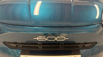 Fiat 600 1.2 MHEV La Prima SUV 5dr Petrol Hybrid e-DCT Euro 6 (s/s) (100 