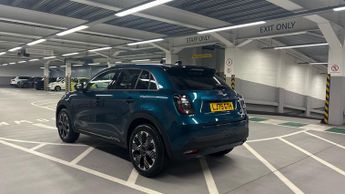 Fiat 600 1.2 MHEV La Prima SUV 5dr Petrol Hybrid e-DCT Euro 6 (s/s) (100 