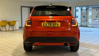 Fiat 600 1.2 MHEV SUV 5dr Petrol Hybrid e-DCT Euro 6 (s/s) (100 ps)