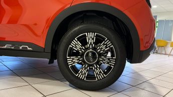 Fiat 600 1.2 MHEV SUV 5dr Petrol Hybrid e-DCT Euro 6 (s/s) (100 ps)