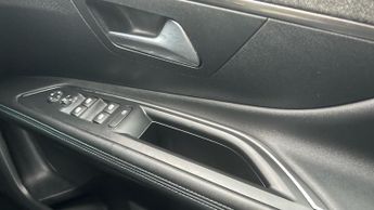 Peugeot 3008 SUV 1.2 PureTech Allure Premium + SUV 5dr Petrol EAT Euro 6 (s/s) (1