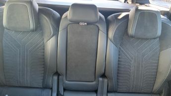 Peugeot 5008 73kWh GT SUV 5dr Electric Auto (210 ps)