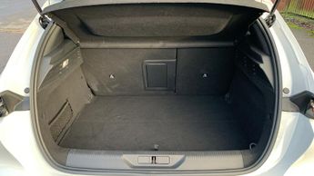 Peugeot 308 54kWh First Edition Hatchback 5dr Electric Auto (156 ps)