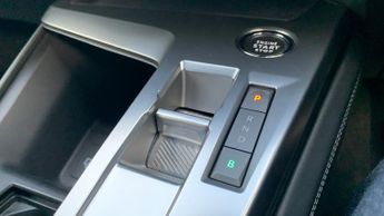 Peugeot 308 54kWh First Edition Hatchback 5dr Electric Auto (156 ps)