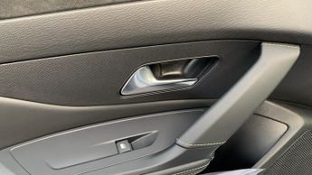 Peugeot 308 54kWh First Edition Hatchback 5dr Electric Auto (156 ps)