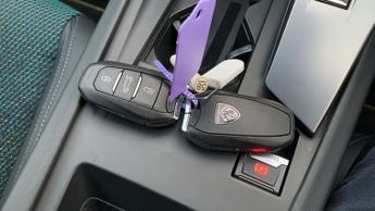 Peugeot 308 54kWh First Edition Hatchback 5dr Electric Auto (156 ps)