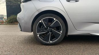 Peugeot 308 54kWh GT Hatchback 5dr Electric Auto (156 ps)