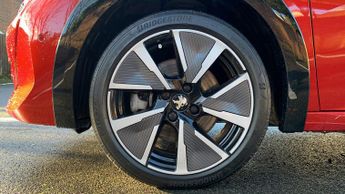 Peugeot 208 50kWh GT Premium Hatchback 5dr Electric Auto (136 ps)