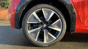 Peugeot 208 50kWh GT Premium Hatchback 5dr Electric Auto (136 ps)