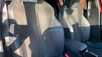 Peugeot 208 50kWh GT Premium Hatchback 5dr Electric Auto (136 ps)