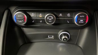Alfa Romeo Stelvio 2.0T Tributo Italiano SUV 5dr Petrol Auto Q4 AWD Euro 6 (s/s) (2