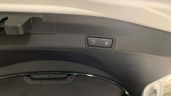 Alfa Romeo Stelvio 2.0T Tributo Italiano SUV 5dr Petrol Auto Q4 AWD Euro 6 (s/s) (2