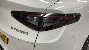 Alfa Romeo Stelvio 2.0T Tributo Italiano SUV 5dr Petrol Auto Q4 AWD Euro 6 (s/s) (2