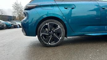 Peugeot 308 54kWh GT Hatchback 5dr Electric Auto (156 ps)