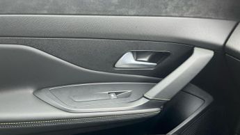 Peugeot 308 54kWh GT Hatchback 5dr Electric Auto (156 ps)