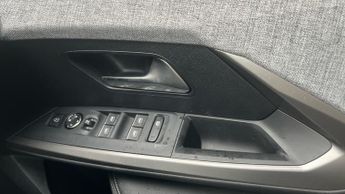 Peugeot 3008 SUV 1.2 HYBRID GT SUV 5dr Petrol Hybrid e-DSC6 Euro 6 (s/s) (136 ps)