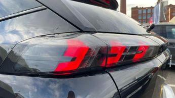 Peugeot 2008 50kWh GT Premium SUV 5dr Electric Auto (136 ps)