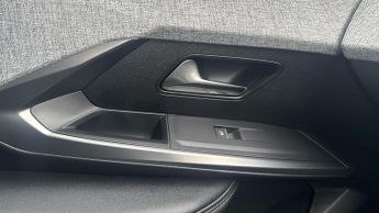 Peugeot 3008 73kWh GT SUV 5dr Electric Auto (210 ps)