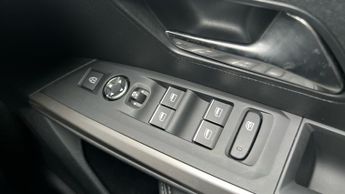 Peugeot 3008 73kWh GT SUV 5dr Electric Auto (210 ps)