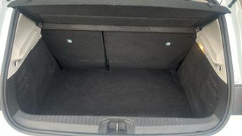 Renault Clio 1.6 E-TECH Iconic Hatchback 5dr Petrol Hybrid Auto Euro 6 (s/s) 