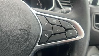 Renault Clio 1.6 E-TECH Iconic Hatchback 5dr Petrol Hybrid Auto Euro 6 (s/s) 