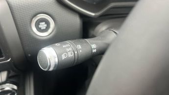 Renault Clio 1.6 E-TECH Iconic Hatchback 5dr Petrol Hybrid Auto Euro 6 (s/s) 