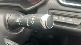 Renault Clio 1.6 E-TECH Iconic Hatchback 5dr Petrol Hybrid Auto Euro 6 (s/s) 