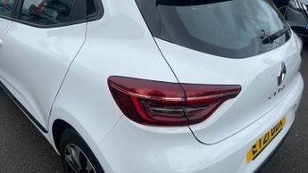 Renault Clio 1.6 E-TECH Iconic Hatchback 5dr Petrol Hybrid Auto Euro 6 (s/s) 